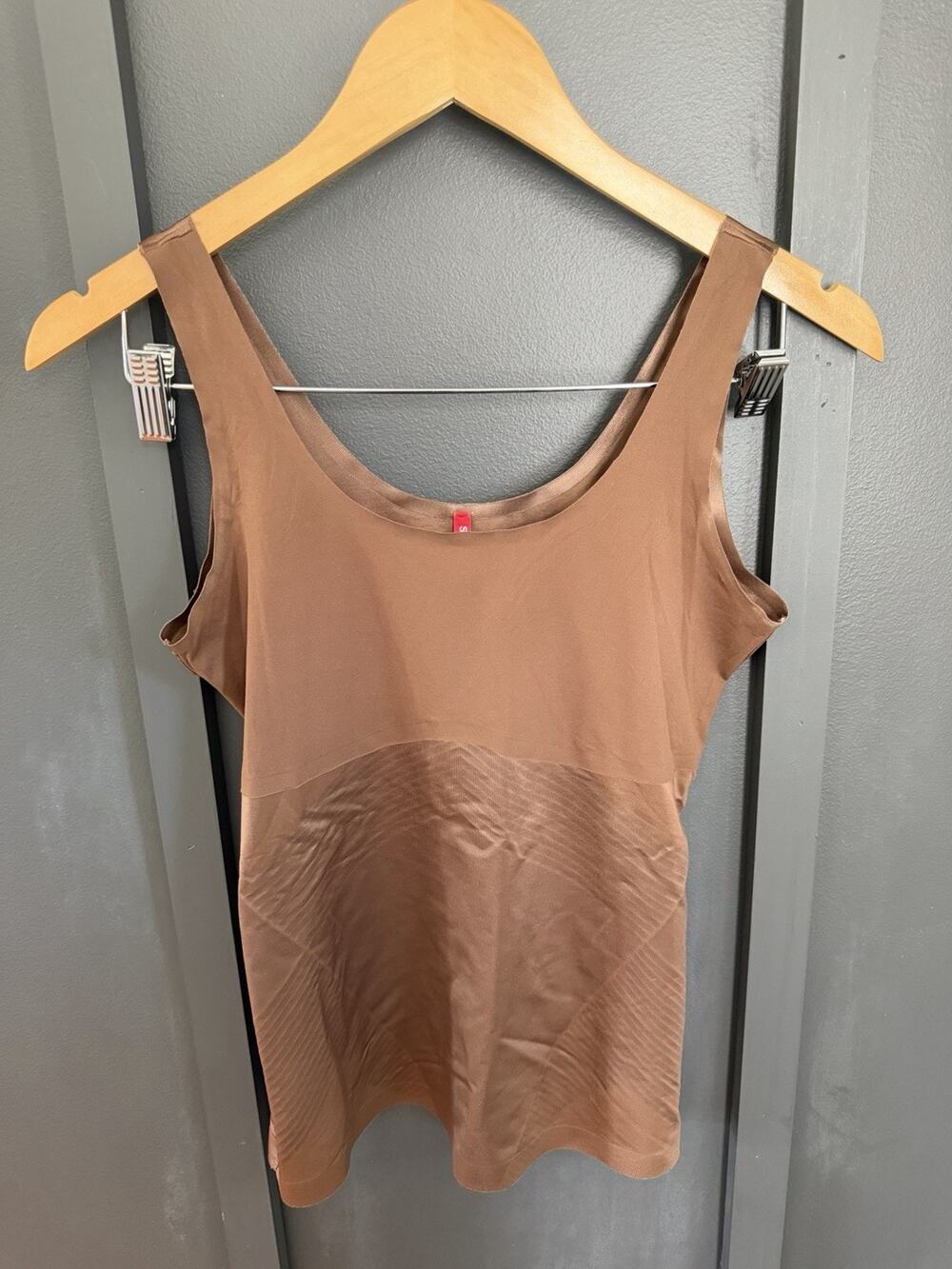 Spanx Thinstincts 2.0 Invisible Tank Top Shapewear Womens Size Large Brown